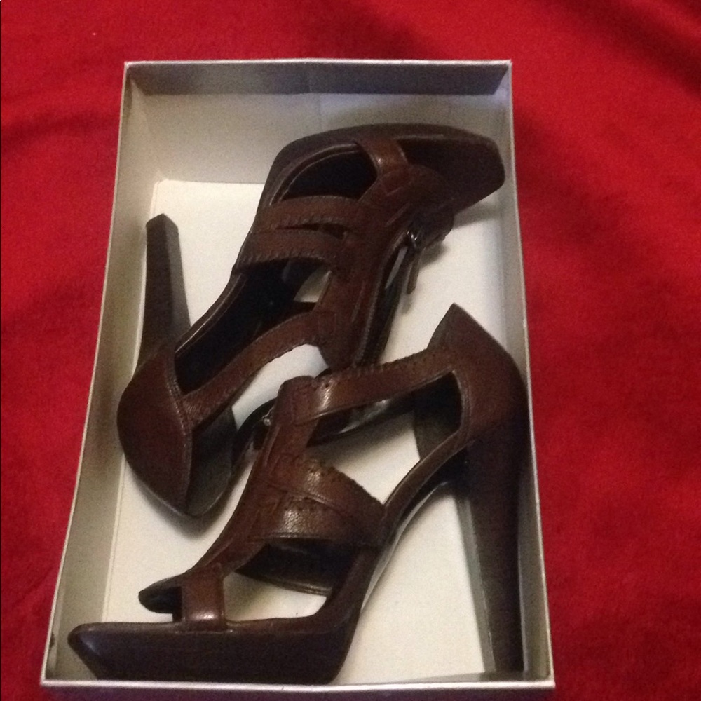 Jessica Simpson "STRIKER" Heels size 8 1/2
